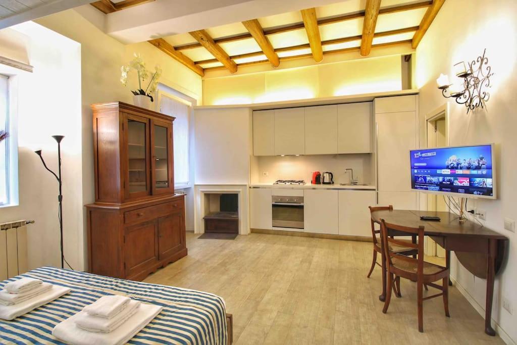 Cozy Studio Flat In Trastevere By Yourhost Rome Exterior photo